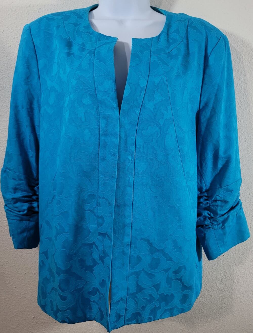 TanJay Blue Embossed Floral Print Open Front Blazer 16 Lined Ruched Sleeves Soft